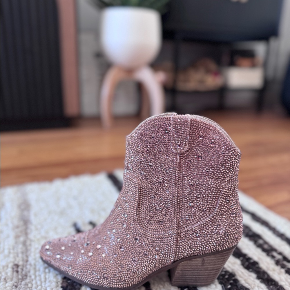 Matisse Harlow Western Rhinestone Booties • Size 7.5 • Excellent Condition - Picture 8 of 9